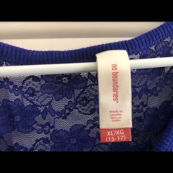 Tops - Picture 3 of 4